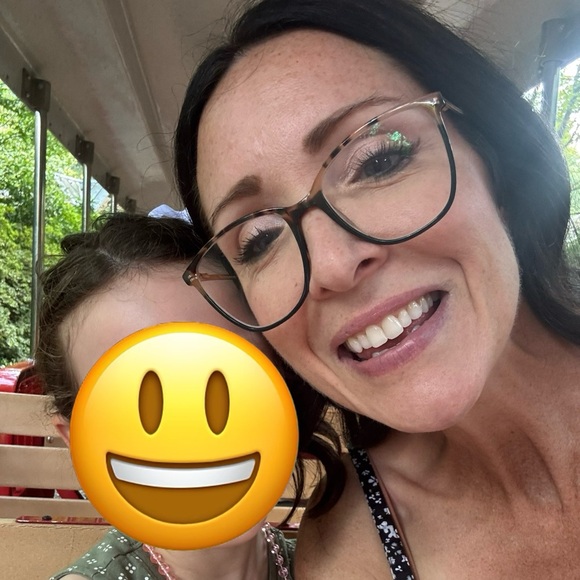 Meet your Posher, Rachel - Picture 1 of 1